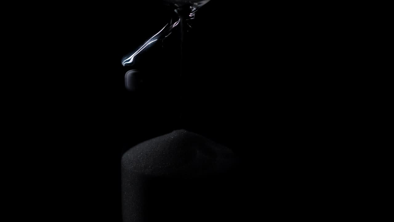 Stock Video Hourglass In The Dark Finishes Its Count Animated Wallpaper