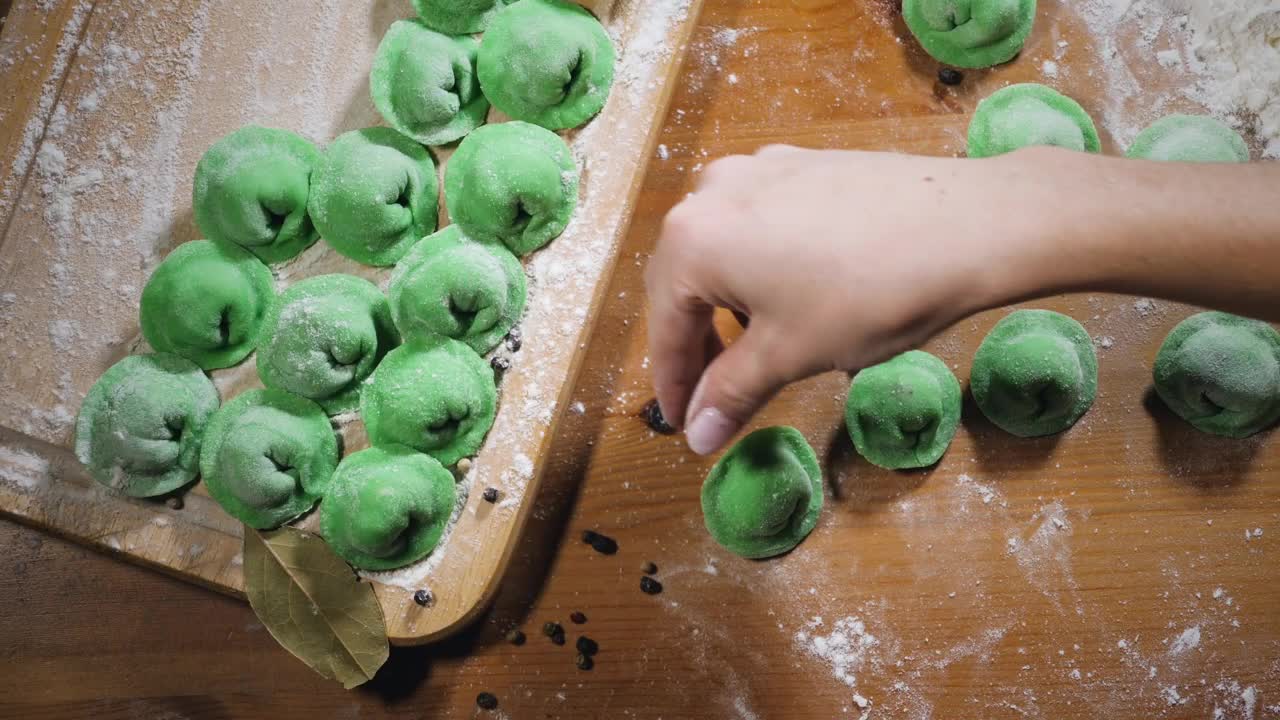 Stock Video Homemade Green Dumplings Animated Wallpaper