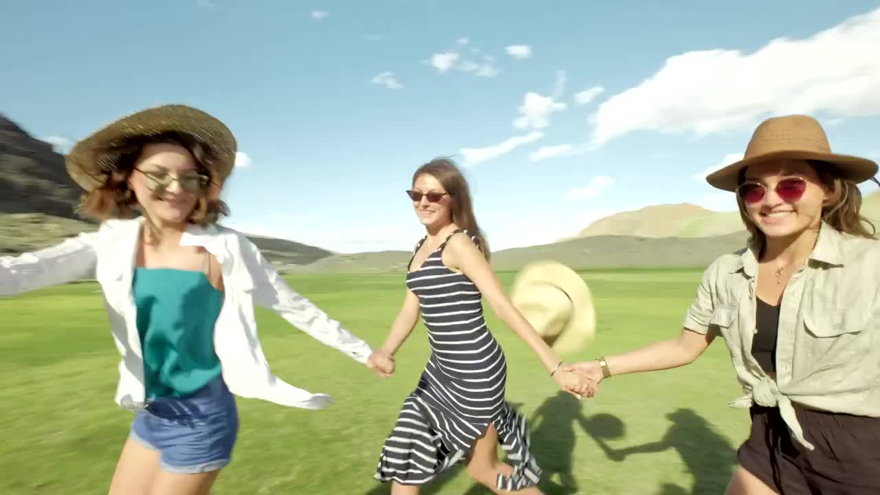 Stock Video Hipster Friends Dancing Outdoors Animated Wallpaper