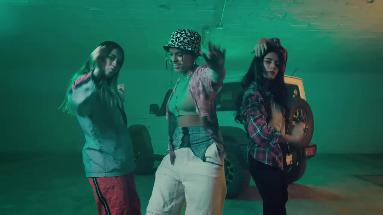 Stock Video Hip Hop Dancers With Urban Style Animated Wallpaper