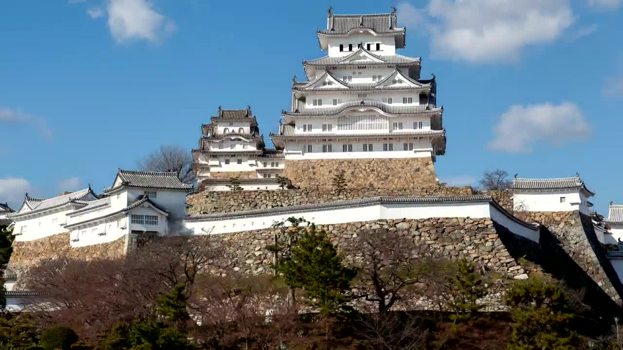 Stock Video Himeji Castle Seen From Below During A Sunny Day Animated Wallpaper