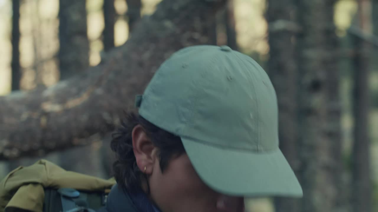 Stock Video Hiker Looking At The Sky Animated Wallpaper