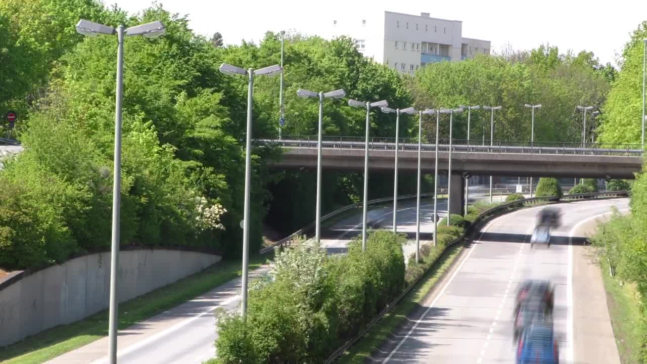 Stock Video Highway With Many Cars On A Sunny Day Animated Wallpaper