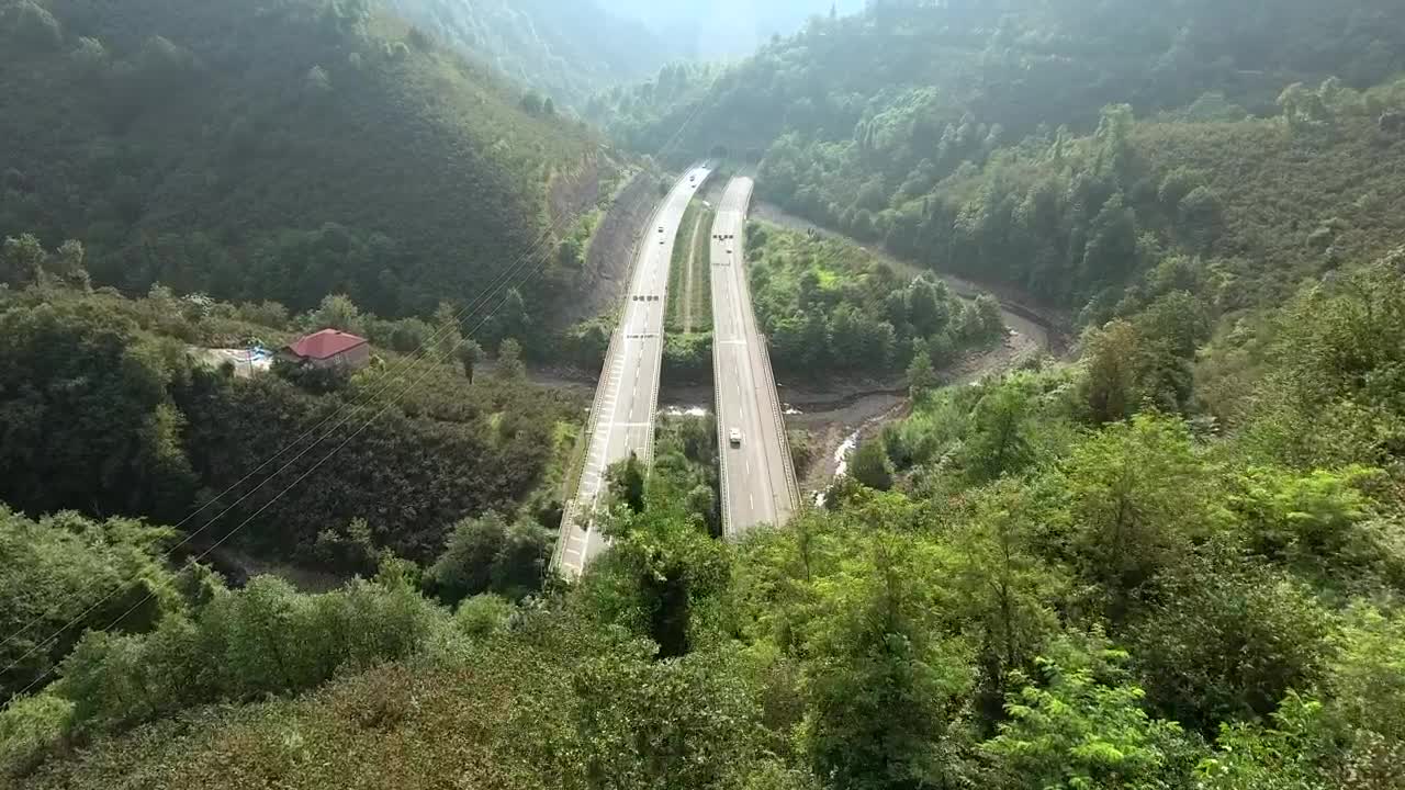 Stock Video Highway In The Middle Of The Mountains Animated Wallpaper