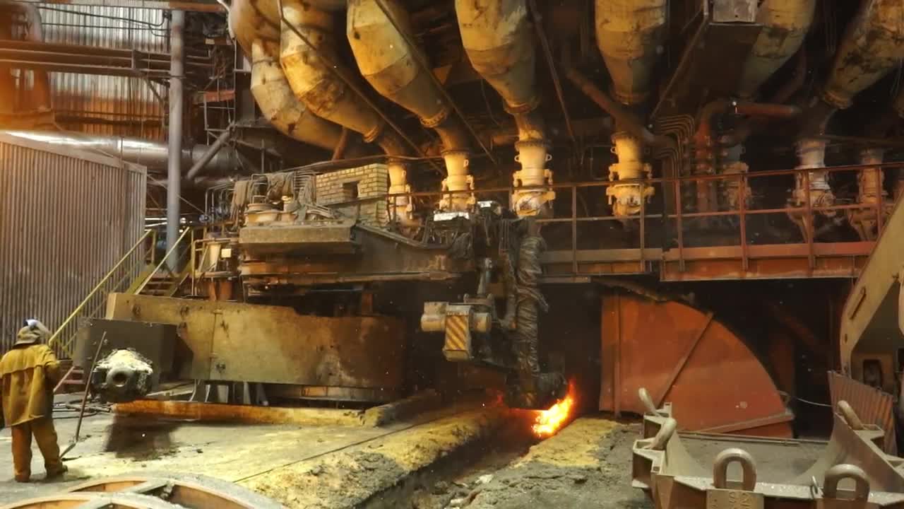 Stock Video Heavy Machinery In A Factory Animated Wallpaper