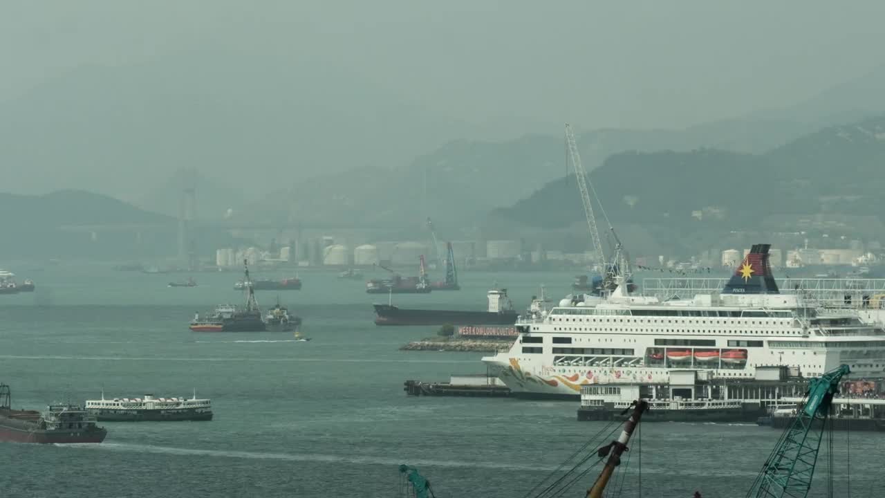 Stock Video Heavy Boat Traffic In Hong Kong Harbor Animated Wallpaper