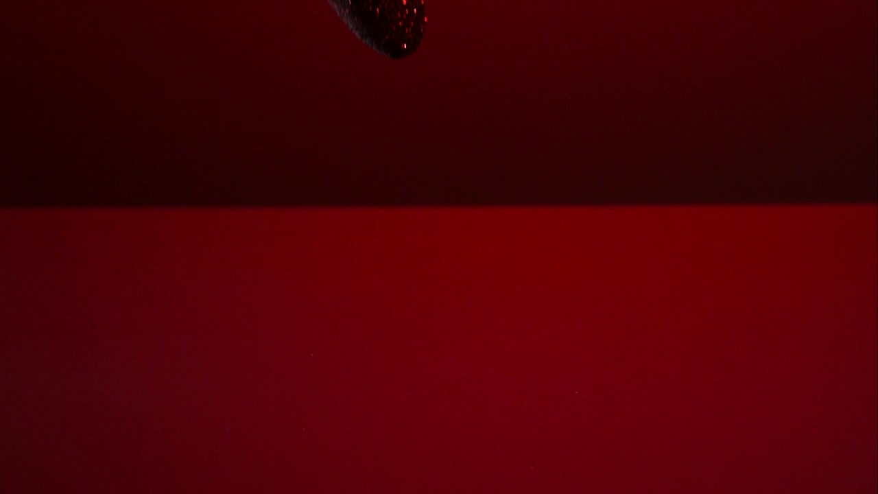 Stock Video Heart Shiny Shapes Falling And Bouncing Animated Wallpaper