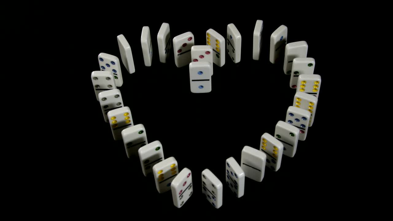 Stock Video Heart Shaped Dominoes Animated Wallpaper