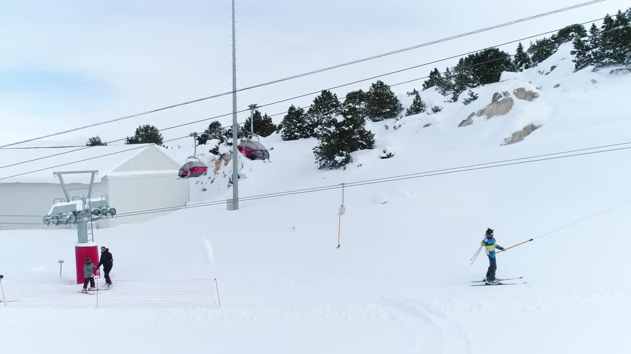 Stock Video Heading Up Hill On A Lift Animated Wallpaper