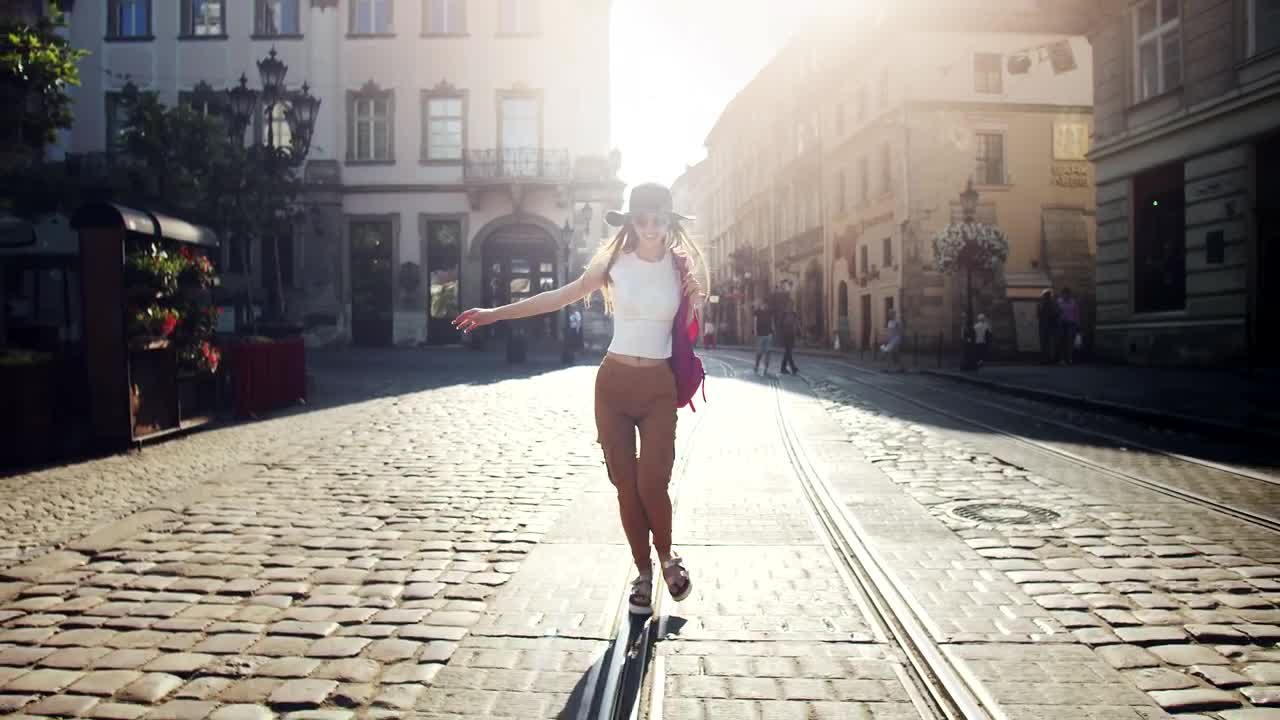 Stock Video Happy Woman Enjoying A Walk In The City Animated Wallpaper