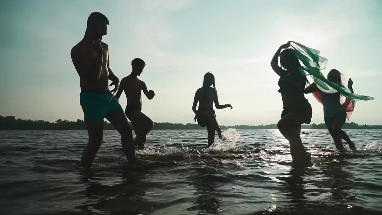 Stock Video Happy People At Sea On Their Vacation Animated Wallpaper