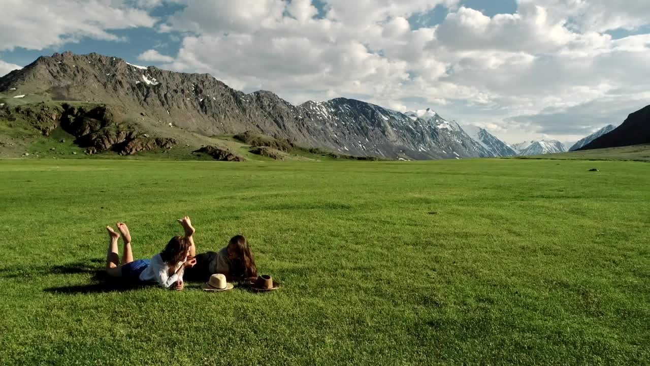 Stock Video Happy Female Friends Talking On Nature Animated Wallpaper