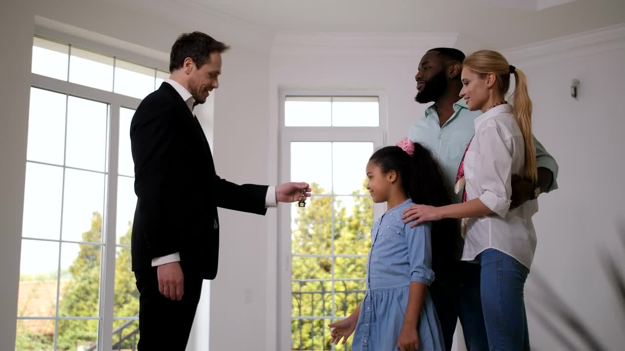 Stock Video Happy Family Purchase A New House Animated Wallpaper