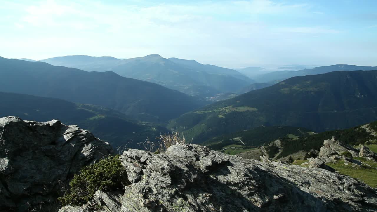 Stock Video Landscape Of A Mountainous Valley Animated Wallpaper