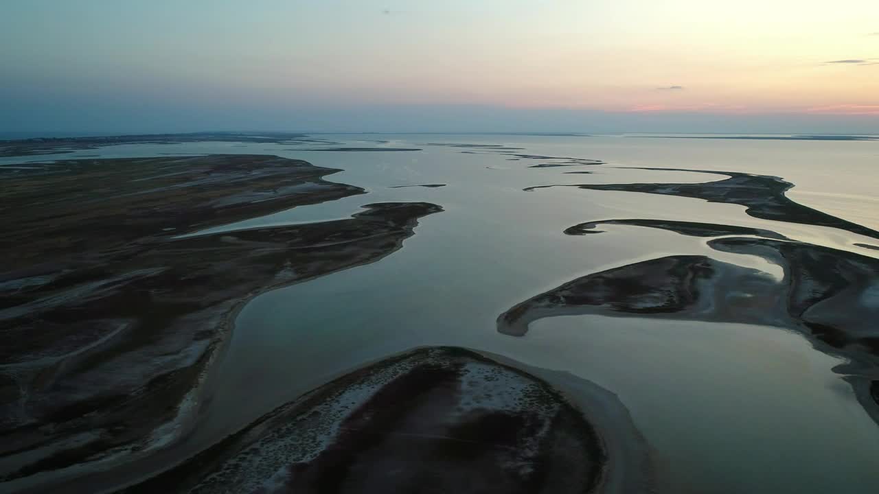 Stock Video Lake With Unusual Formations At Sunset Animated Wallpaper