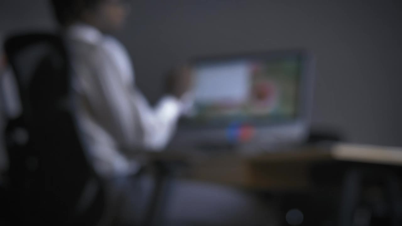 Stock Video Man In An Office Throws A Ball Of Paper Into Animated Wallpaper