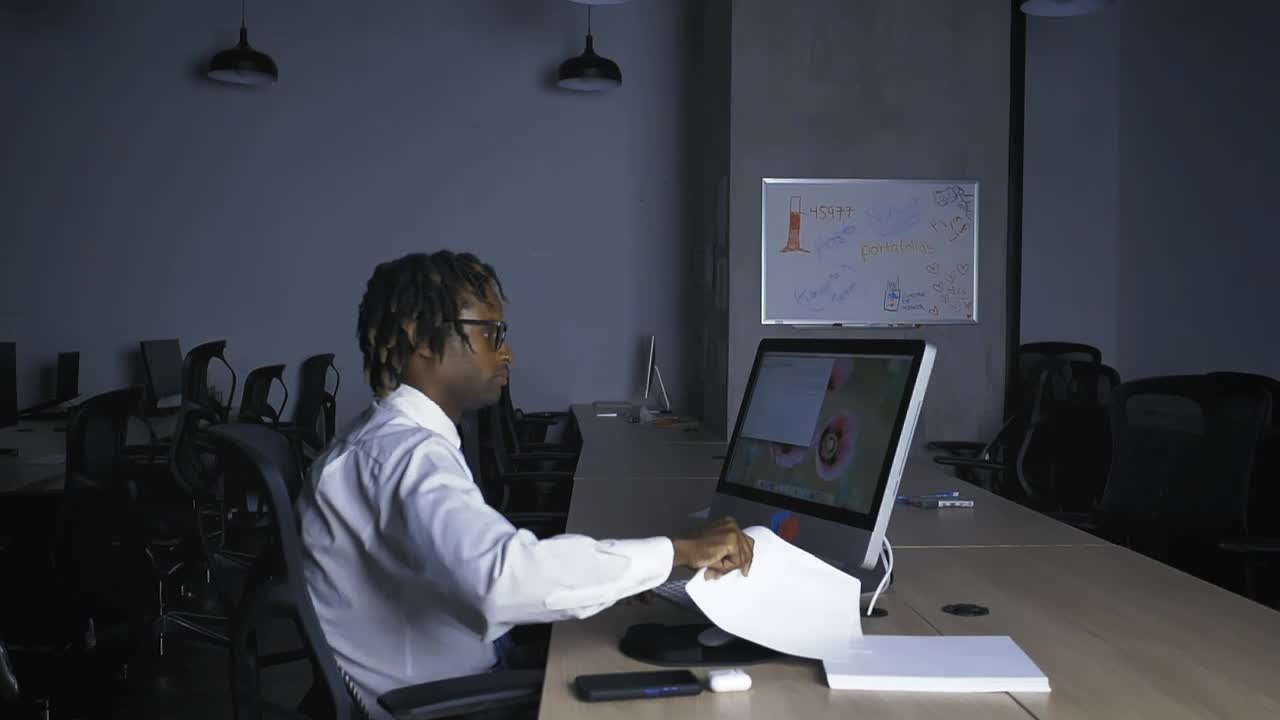 Stock Video Man In An Office Throwing Sheets Of Paper In The Animated Wallpaper