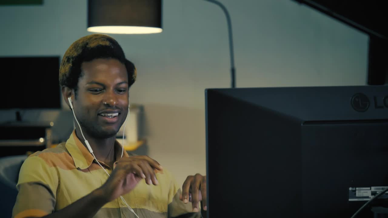 Stock Video Man In A Video Call At Work Is Discovered By Animated Wallpaper