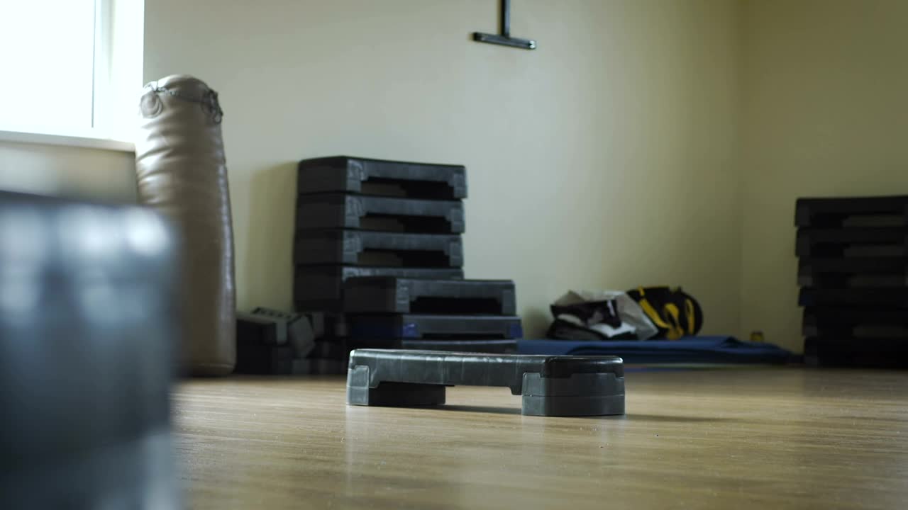 Stock Video Man Doing Push Ups In The Gym Animated Wallpaper