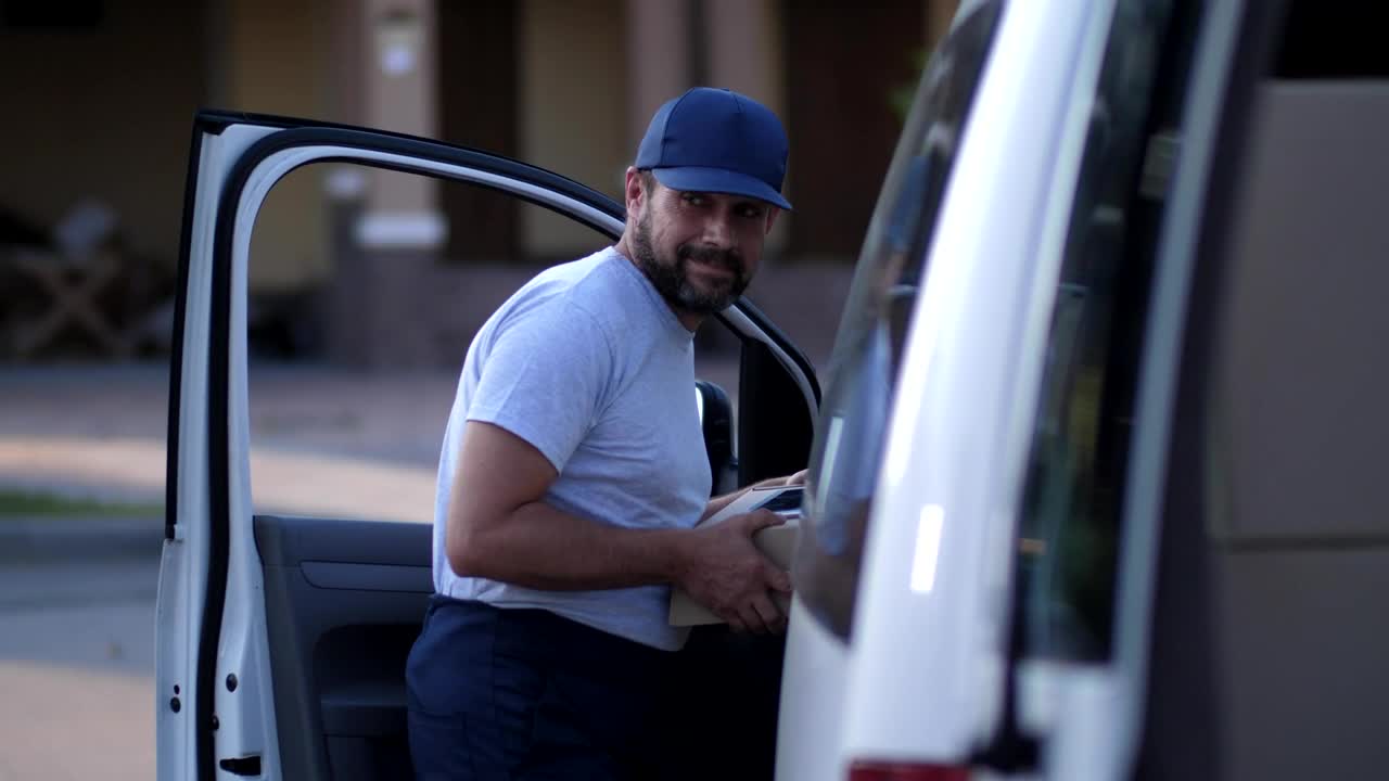 Stock Video Man Delivering Two Pizzas Animated Wallpaper