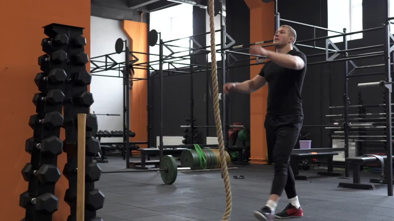 Stock Video Man Climbing A Rope Animated Wallpaper