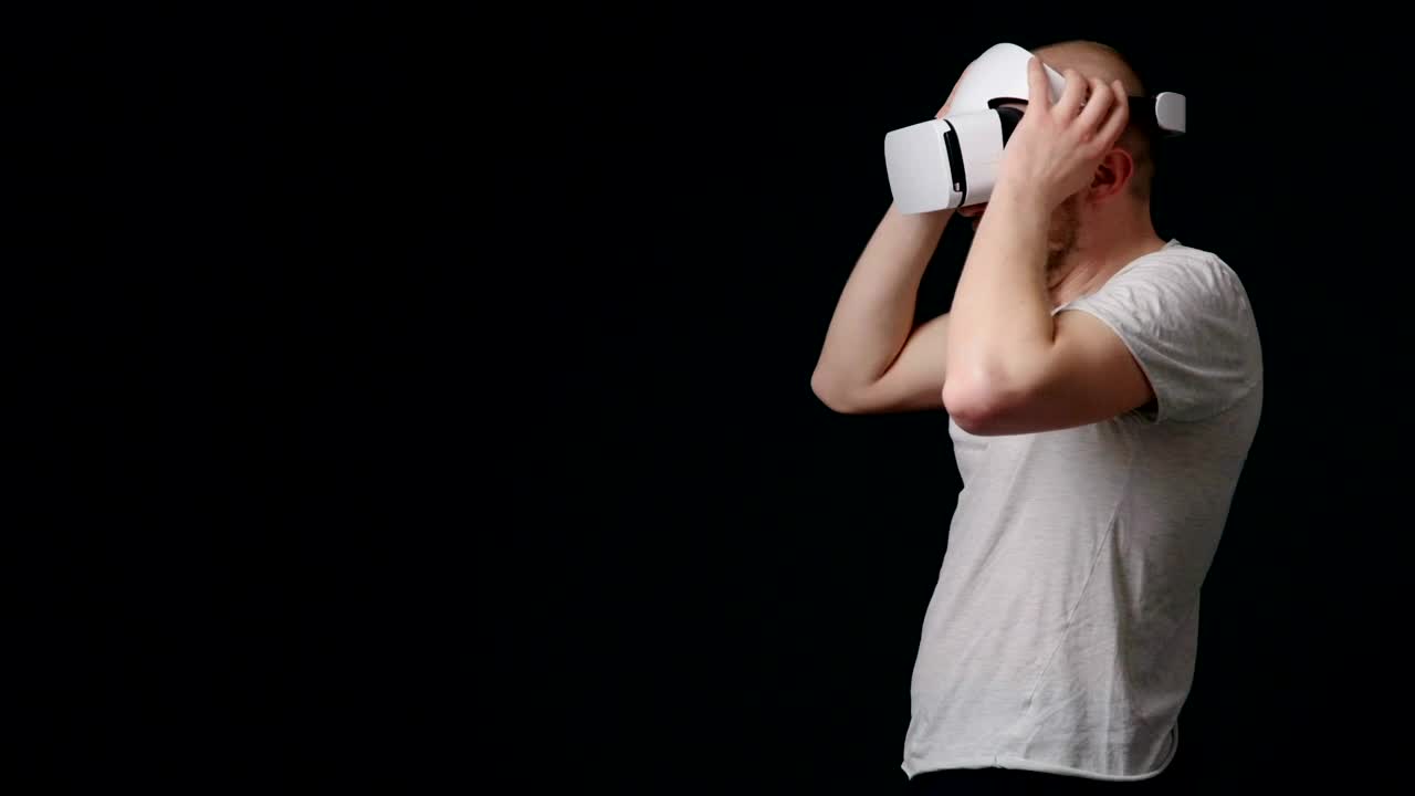 Stock Video Man Boxing In Vr Animated Wallpaper