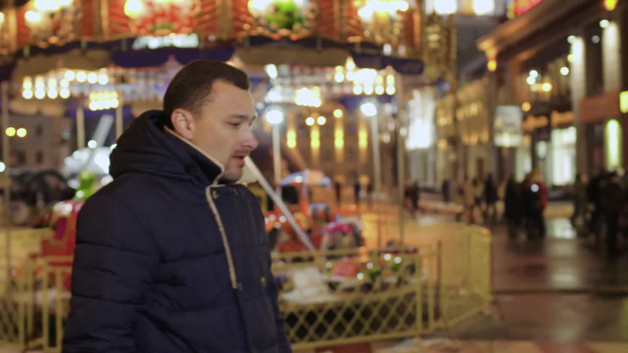 Stock Video Man At A Fair Coughing Loudly Animated Wallpaper