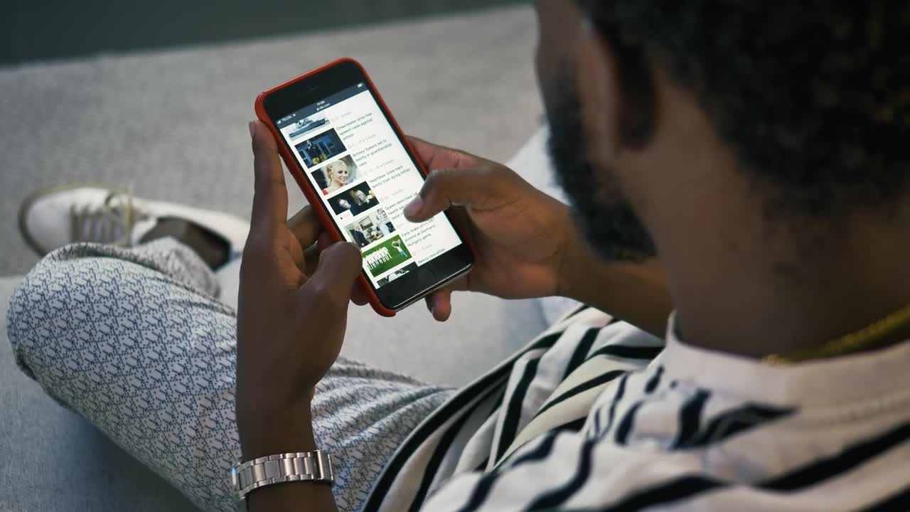 Stock Video Man Answering A Whatsapp Animated Wallpaper