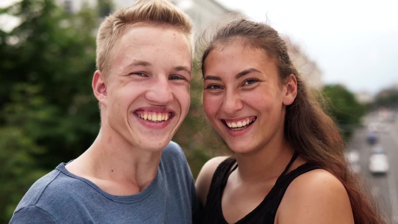 Stock Video Man And Woman Laughing Together Animated Wallpaper