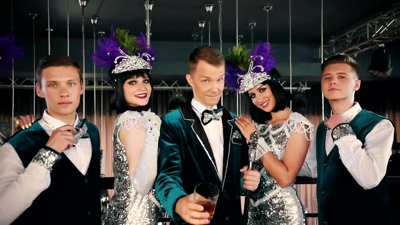 Stock Video Male And Female Dancers In Full Dress At A Bar Animated Wallpaper