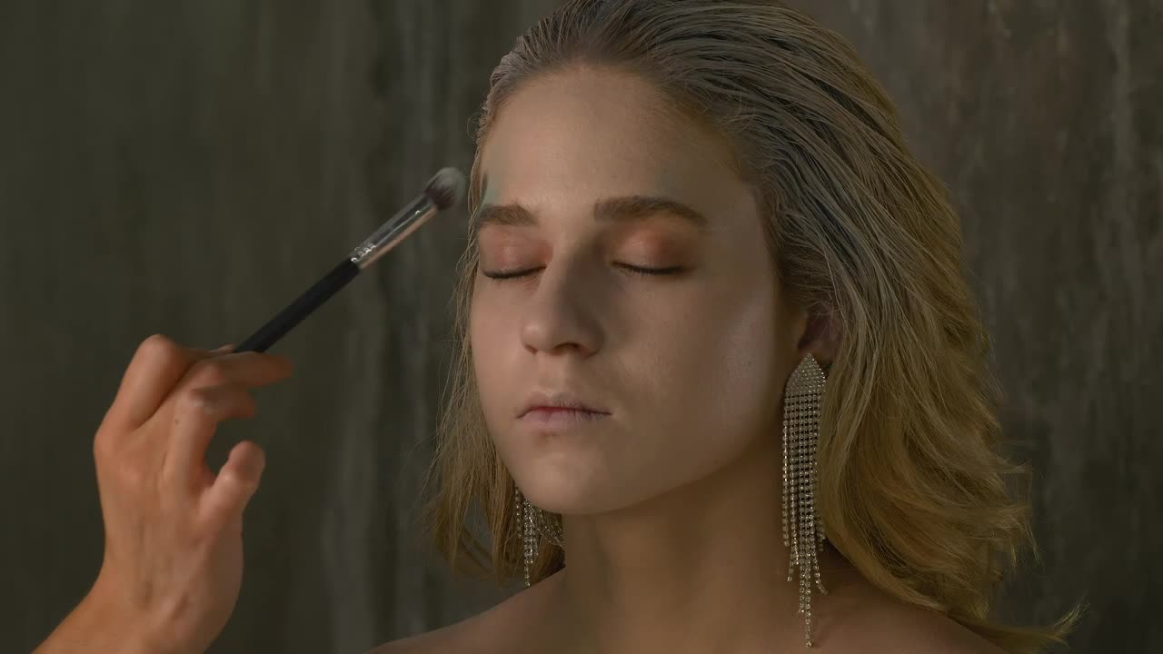 Stock Video Making Up A Girls Face With A Winter Theme Animated Wallpaper