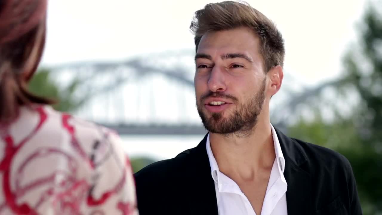 Stock Video Making A Deal Outside Animated Wallpaper