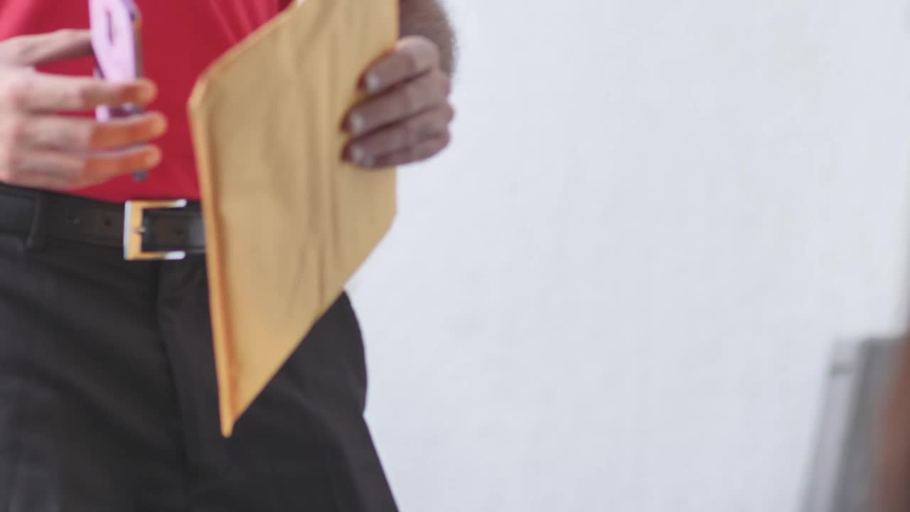 Stock Video Mail Delivery With Digital Signature Animated Wallpaper