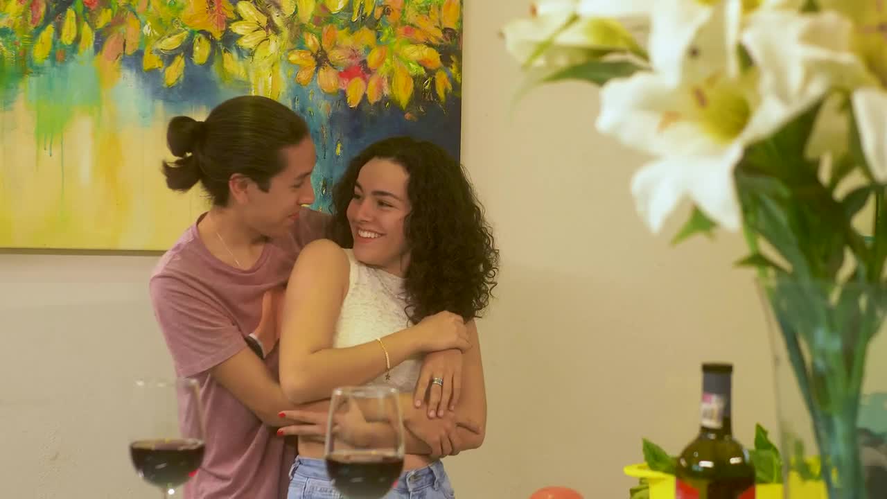 Stock Video Loving Couple Embracing Romantically Animated Wallpaper