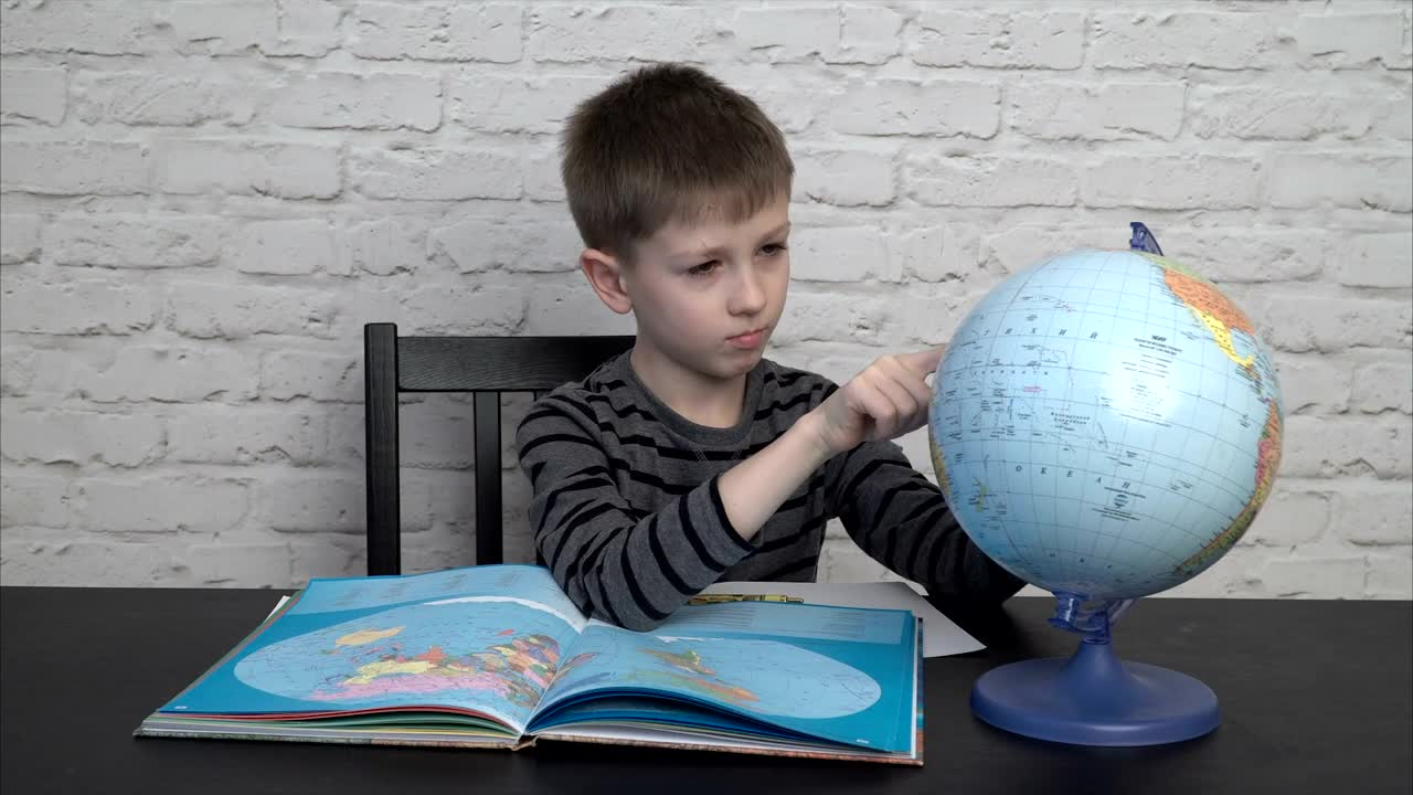 Stock Video Looking At A Globe Animated Wallpaper