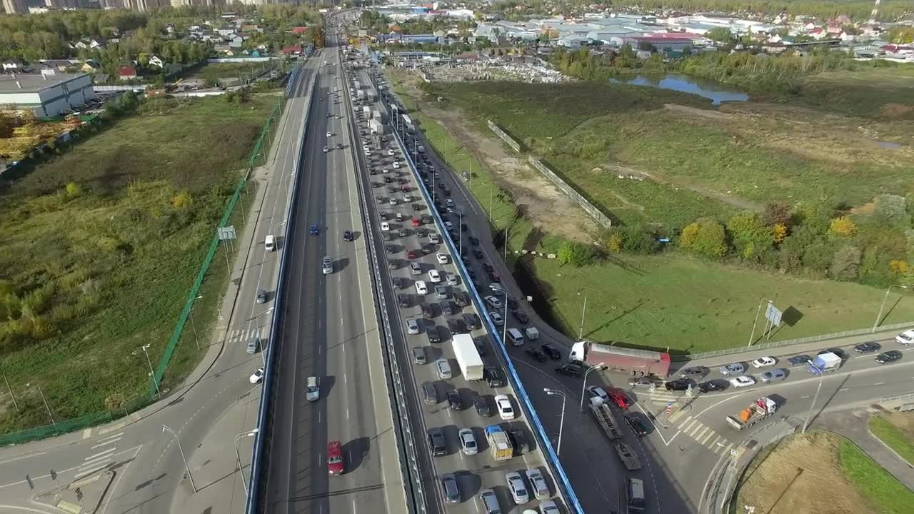 Stock Video Long Line Of Cars On A Highway Animated Wallpaper