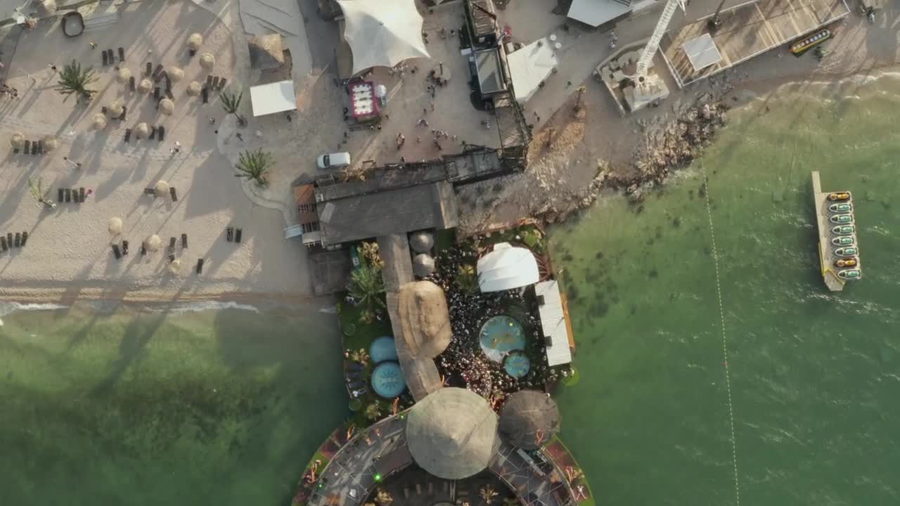 Stock Video Little Spring Festival On The Beach Animated Wallpaper