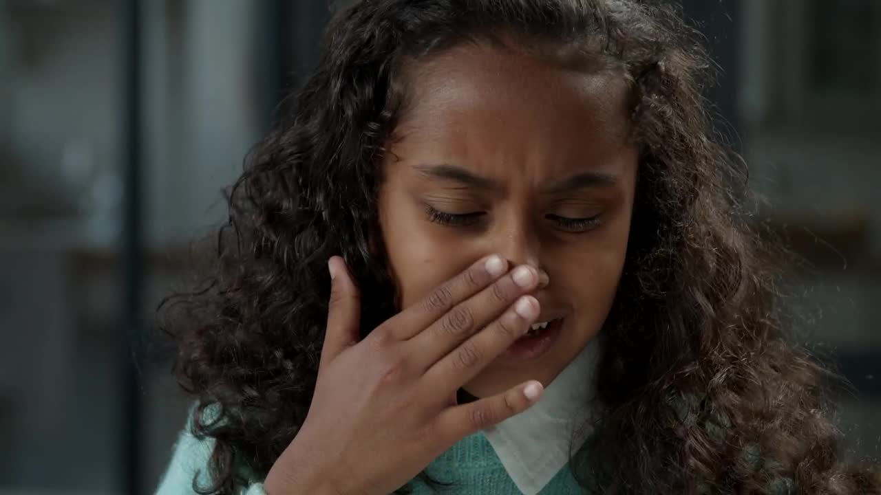 Stock Video Little Girl Crying Animated Wallpaper