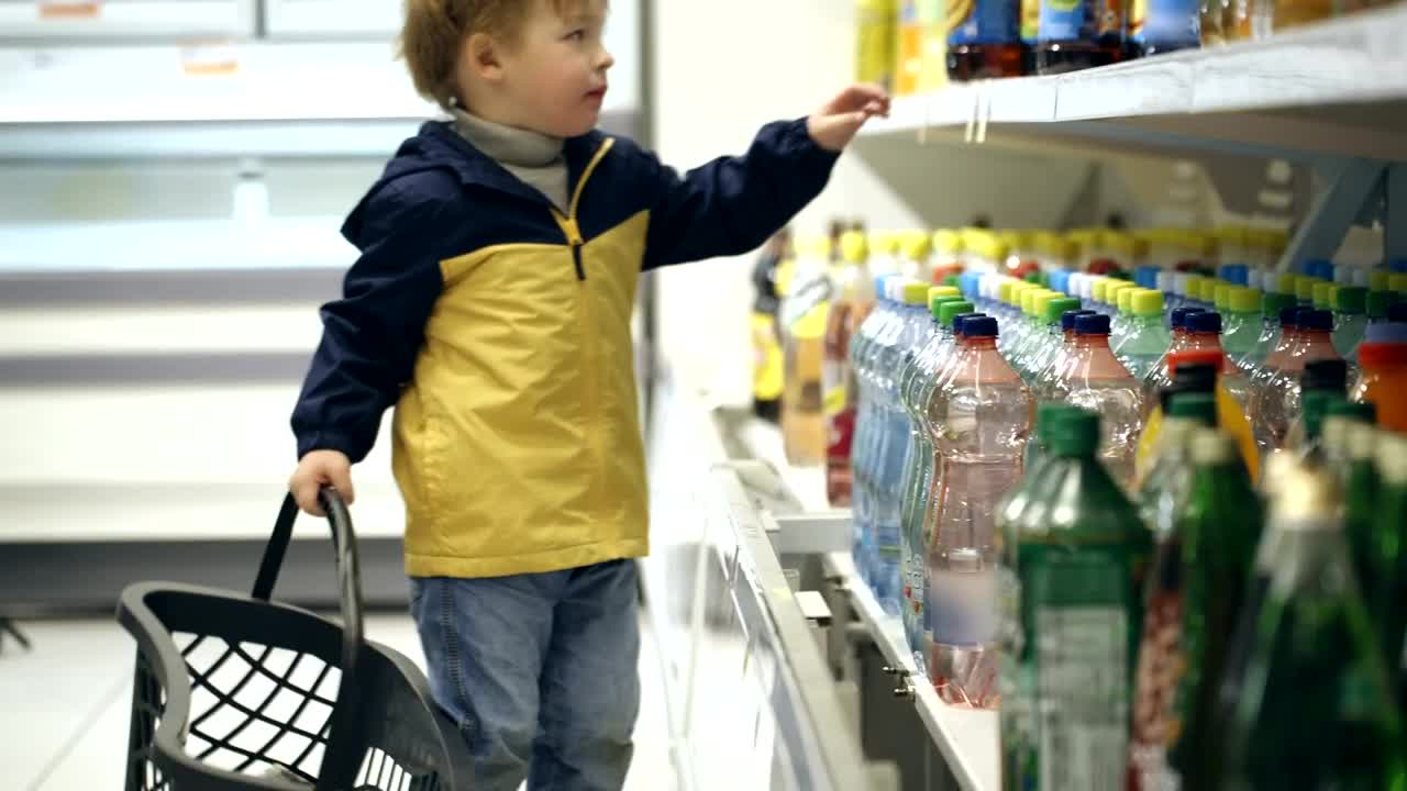 Stock Video Little Boy Helping With The Shopping Animated Wallpaper