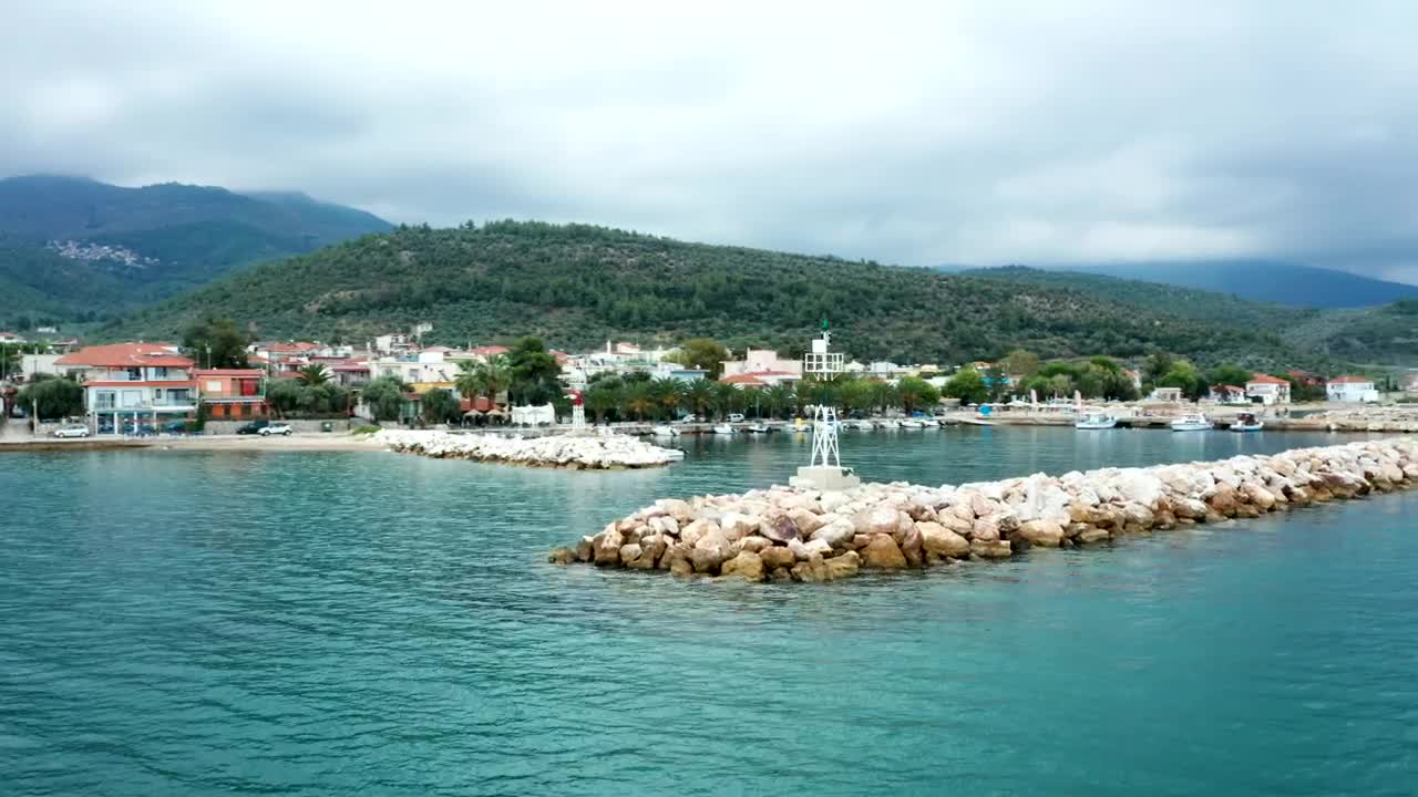 Stock Video Lighthouse Tower And Calm Water Animated Wallpaper