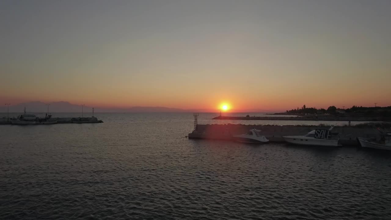 Stock Video Leaving The Harbor At Sunset Animated Wallpaper