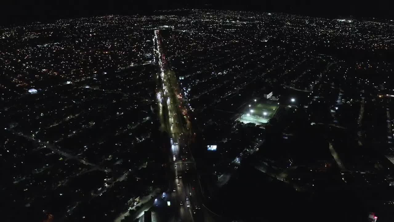 Stock Video Large Street Passing Through A City At Night Animated Wallpaper