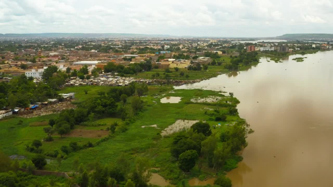Stock Video Large River In Africa Animated Wallpaper
