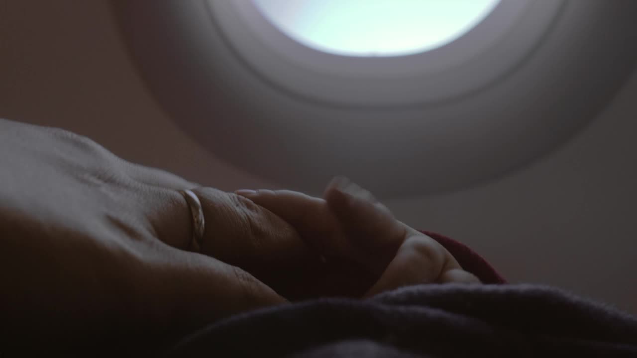 Stock Video Mother Holding Her Newborns Han Animated Wallpaper