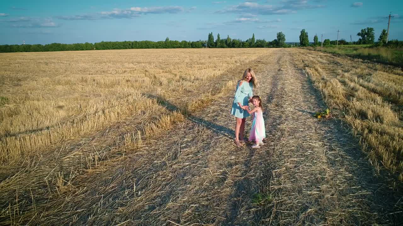 Stock Video Mother And Daughter Spending Time Together Outdoor Animated Wallpaper