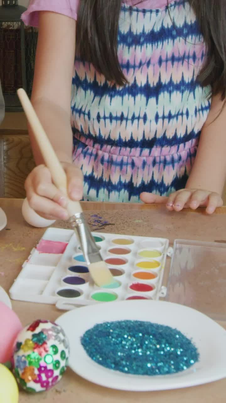 Stock Video Mother And Daughter Painting Easter Eggs 428 Animated Wallpaper