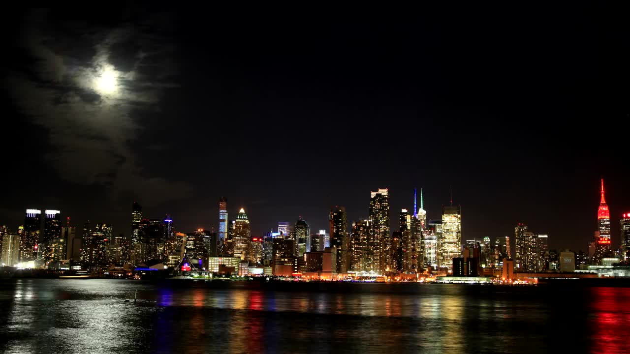 Stock Video Moonlight Above The Cit Animated Wallpaper