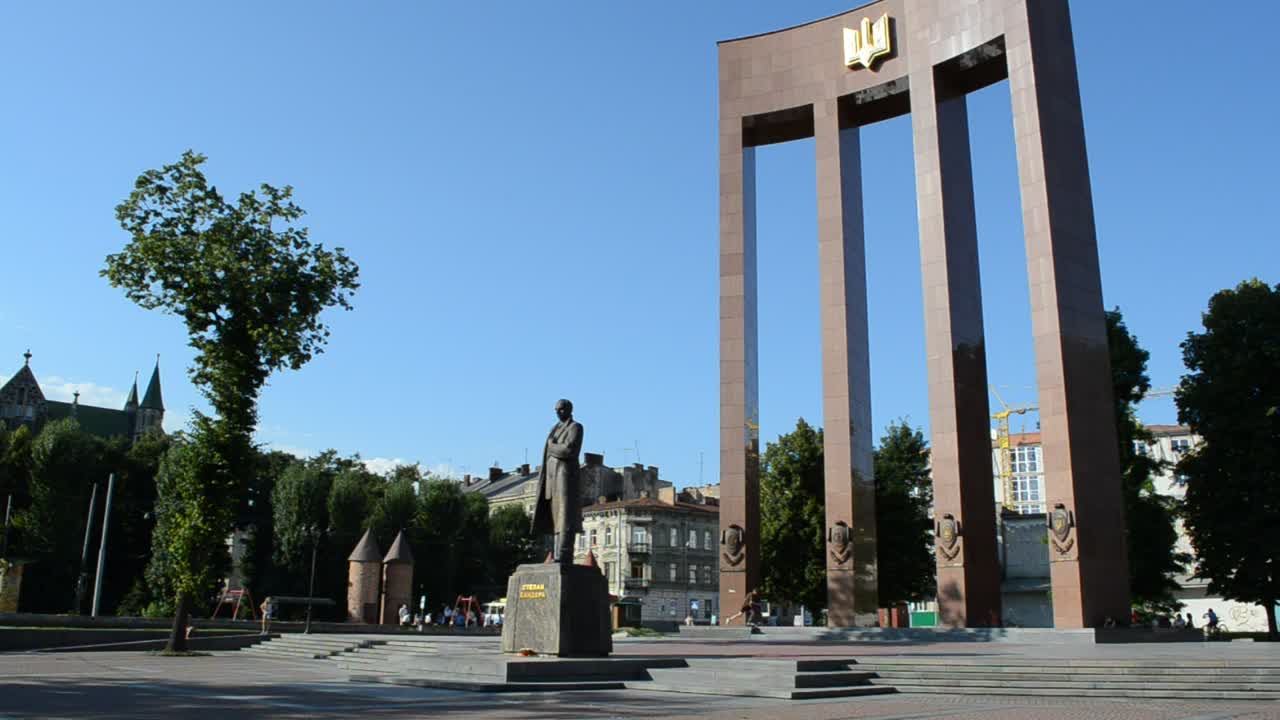 Stock Video Monument And Statue In Lvi Animated Wallpaper