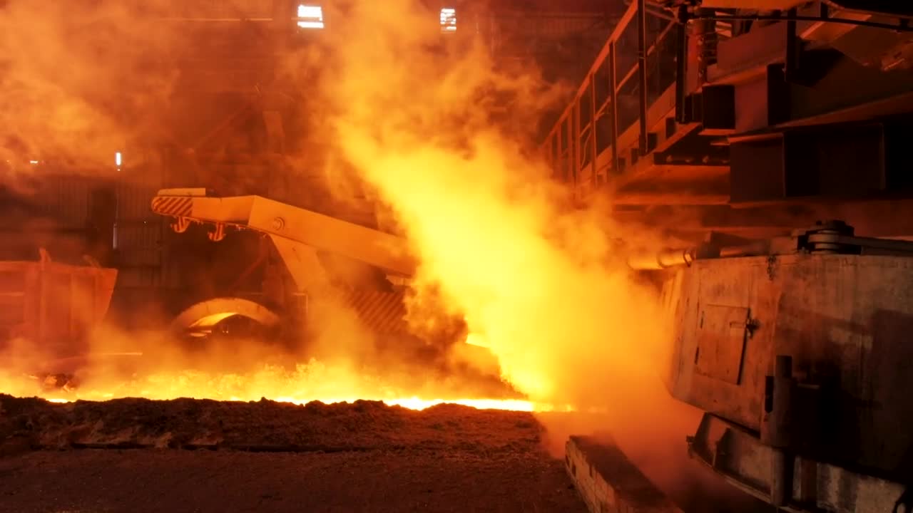 Stock Video Molten Metal In A Foundr Animated Wallpaper