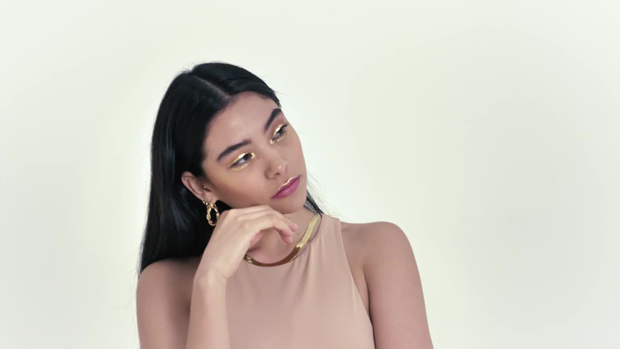 Stock Video Modeling In A Photoshoot On A Light Backgroun Animated Wallpaper